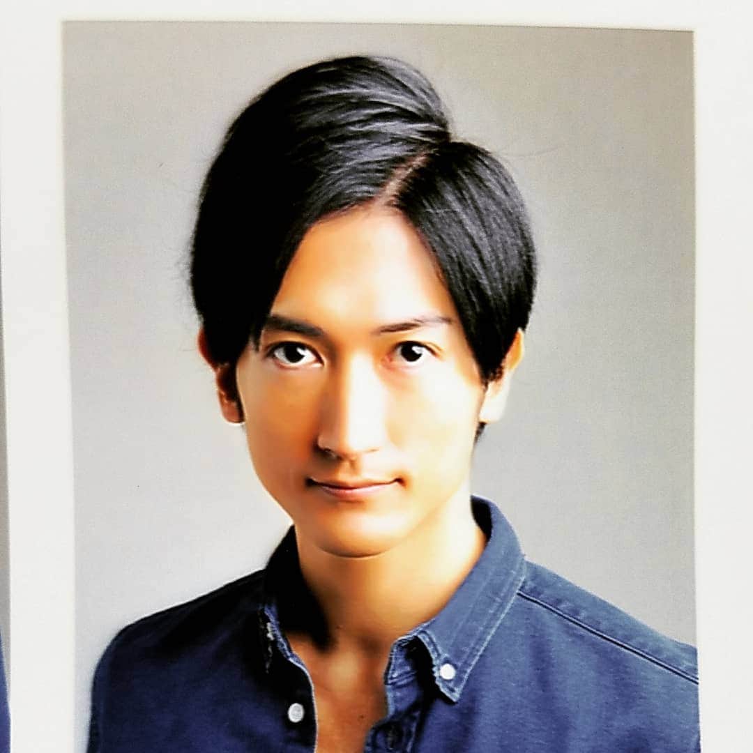 矢口恭平のインスタグラム：「教科書に載ってそうな写真画質。なんかルシファーみたいなヘアスタイルだね。これ3年前かな？」