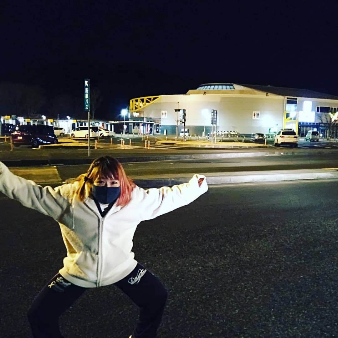 マドレーヌさんのインスタグラム写真 - (マドレーヌInstagram)「Go go OSAKA！ #japan #パーキング #遠征 #大阪へ #バス移動」1月31日 1時34分 - madeline_prowrestling