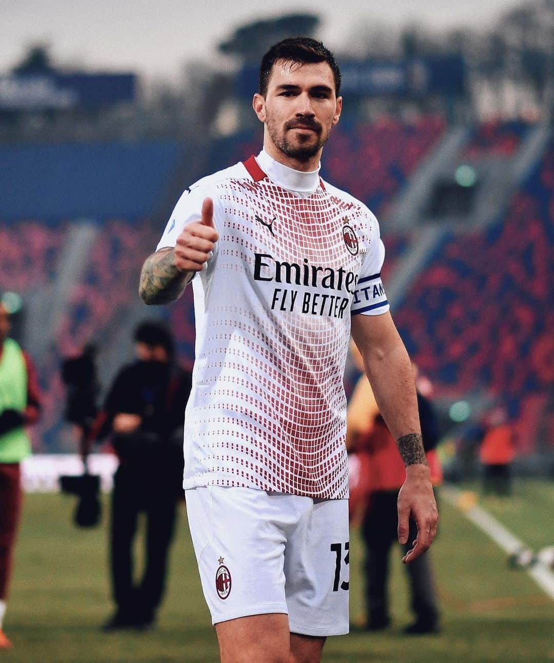 アレッシオ・ロマニョーリのインスタグラム：「Oggi servivano i 3 punti! ❤️🖤」