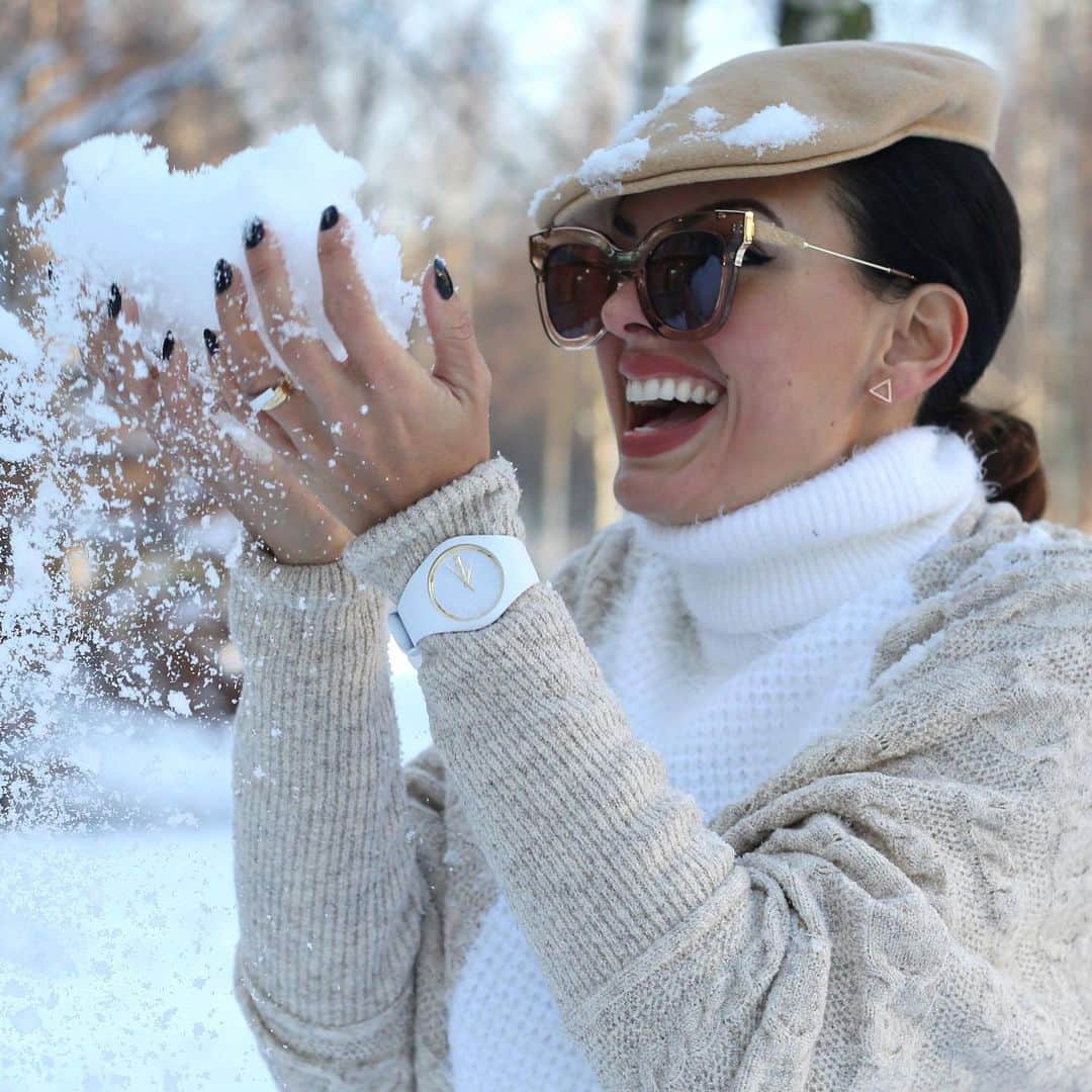アイスウォッチさんのインスタグラム写真 - (アイスウォッチInstagram)「Snowflakes are kisses from heaven ❄️☃️ (📸 @nicolebernardes) #icewatch #changeyoucan #iceglam #style #snow #happiness #snowflakes #lifestyle #women #winter」1月31日 1時50分 - icewatch
