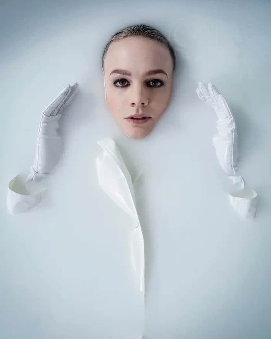 AnOther Magazineさんのインスタグラム写真 - (AnOther MagazineInstagram)「#SelfcareSaturday with Carey Mulligan and Tim Walker, 2018 🛁 ⁠⁠ ⁠⁠ See more of Walker’s surreal celebrity portraits at the link in our bio 📲」1月31日 1時54分 - anothermagazine