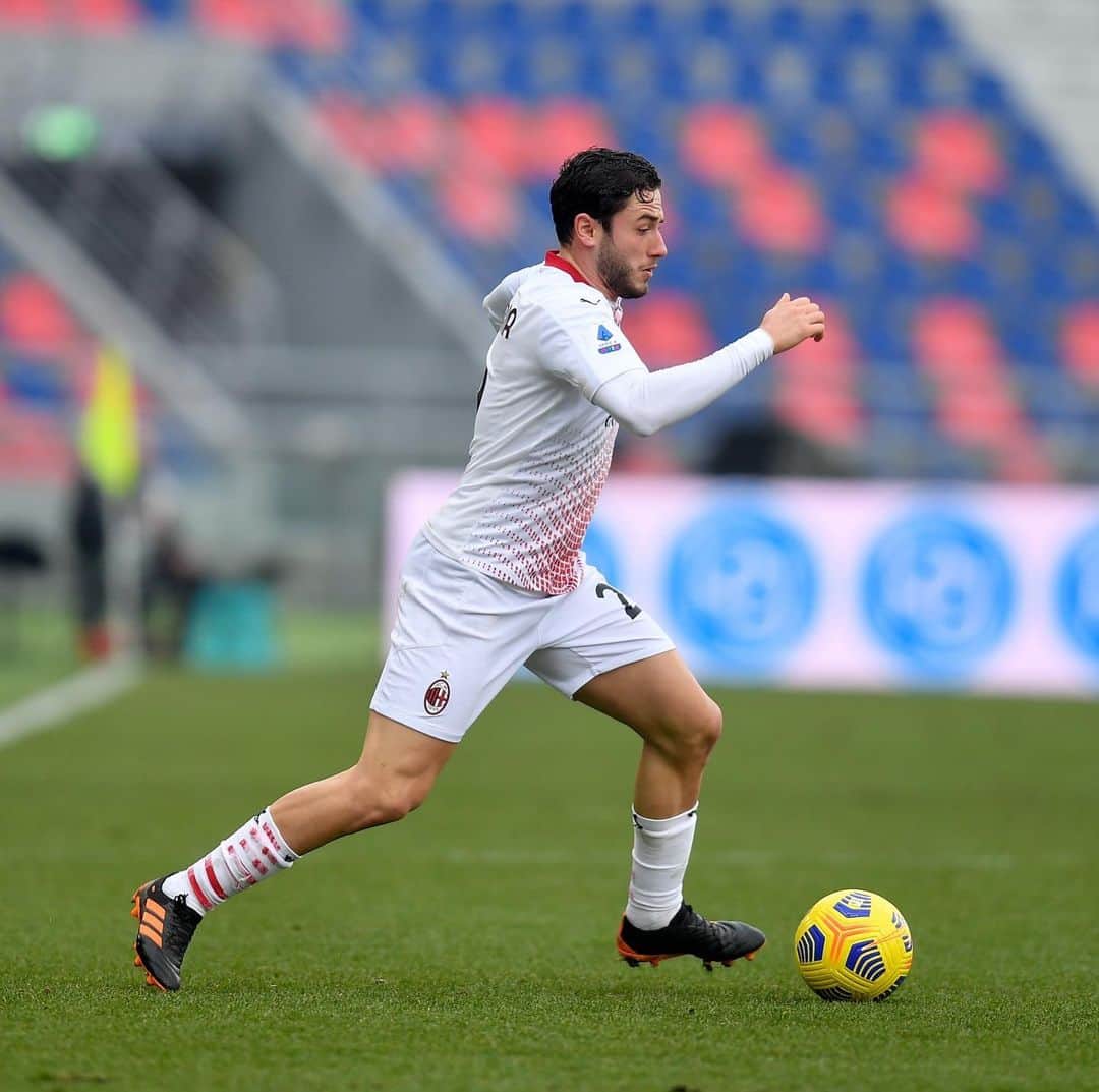 のインスタグラム：「Un po' di sofferenza nel finale ma tre punti meritati e importantissimi per ripartire! Noi ci siamo 💪🏼❤️🖤 #BolognaMilan #ForzaMilan @acmilan」