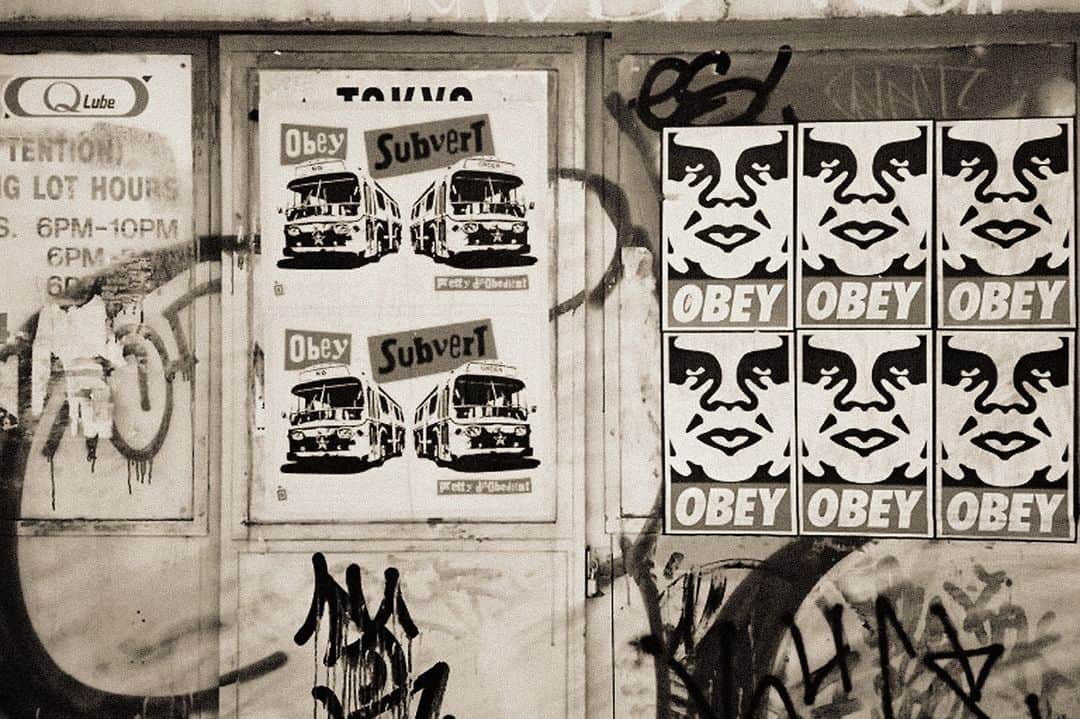 Shepard Faireyのインスタグラム：「Street shot taken in San Francisco, circa 2002.」