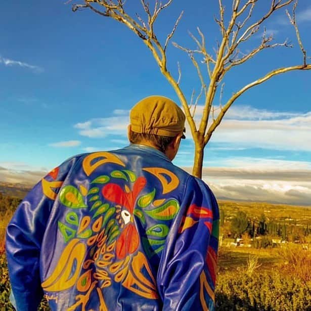 ジトロワのインスタグラム：「the colourful rooster  featuring our jitrois leather jacket.  [documenting ' Le coq et le renard' #jeandelafontaine] Thanks to @francisjasper」
