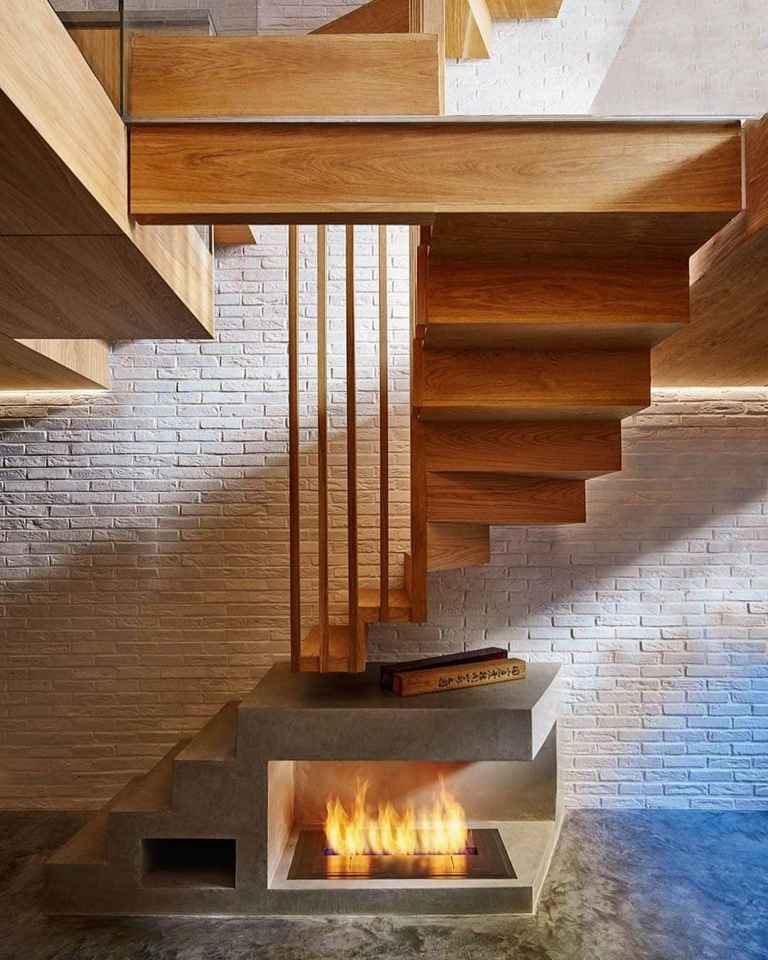 Architecture - Housesさんのインスタグラム写真 - (Architecture - HousesInstagram)「⁣ When the staircase becomes the protagonist of an architecture design, this happens 👆. The staircase stands out above other elements because it is spectacular, like these 6 examples 🥰. Which one do you like the best? Leave your comment below ▼⁣ _____⁣⁣⁣⁣⁣⁣⁣⁣⁣⁣ 1. 📐 @stevenharrisarchitects, Boston⁣ 2. 📐Fournier Rojas Arquitectos⁣, Costa Rica⁣ 3. 📐 @coffeyarchitects, London⁣ 4. 📐 @olsonkundig, Manhattan⁣ 5. 📐 @difrenna.arquitectos, Mexico⁣ 6. 📐YYDG.TW, Taiwan⁣ #archidesignhome⁣⁣⁣⁣⁣⁣ _____⁣⁣⁣⁣⁣⁣⁣⁣⁣⁣ #architecture #architect #arquitectura #architettura #archilovers #architecturephotography #amazingarchitecture⁣⁣ #archilovers ‎#archigram #archimodel #architecture_addicted #architecturedaily #arqlovers #arch_more #architecturalmodel #staircase #staircasegoals #staircaseinspo #staircases」1月31日 2時05分 - _archidesignhome_