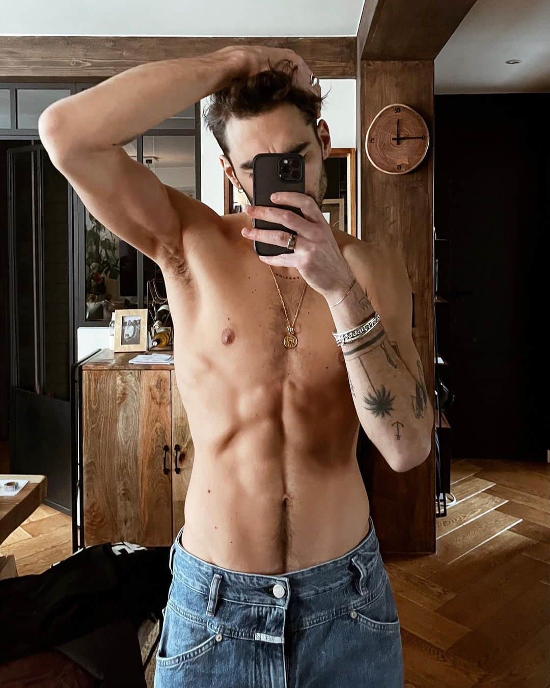 NICOLAS SIMOESのインスタグラム：「Le mood du weekend 🎞」