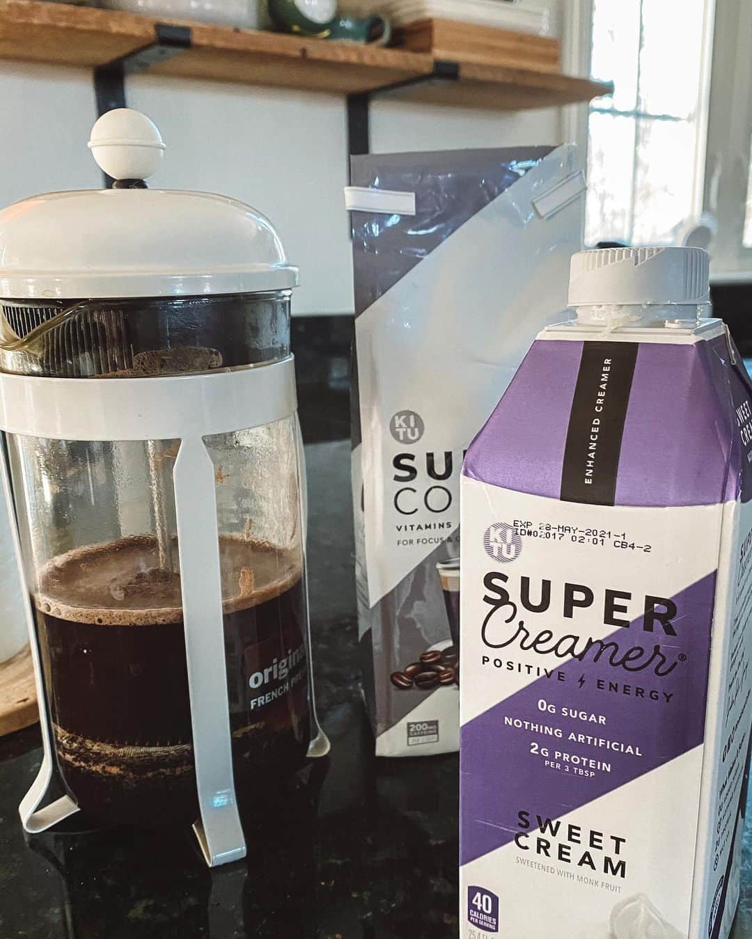 Katrin Tanja Davidsdottirさんのインスタグラム写真 - (Katrin Tanja DavidsdottirInstagram)「Excited & PROUD to get to tell you about my newest partnership & investment with @drinksupercoffee 🤩🤝☕️🌟 - I found their super creamer about a year ago (you know I LOVE my creamers but they all had so much added sugar in 😩 .. EXCEPT for this one!) so switched to using this one in my coffees + teas. - THEN late last summer I got introduced to the brothers (@jordan_decicco, @jakedecicco & @jimmydecicco5) & got to chat with them & hear their story of how it all started & MAN, you know when your energy just CLICKS with someone?!?! That. Was. That. 🤩✨ Incredible energy, all three of them, with a mission of bringing positive energy to the world: LOVE. THAT & I love that I get to be a part of that. - Excited to finally be a part of the @drinksupercoffee family 🤍 xxx」1月31日 2時30分 - katrintanja