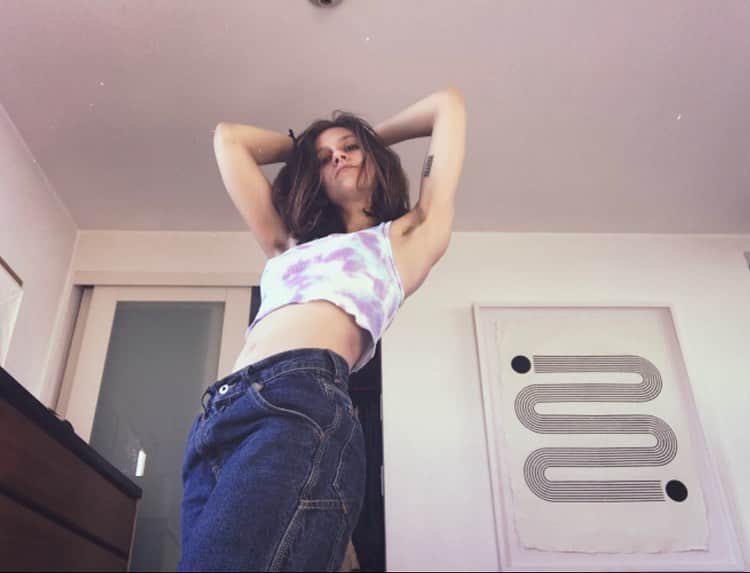 オーブリー・ピープルズのインスタグラム：「i love my body hair 💗」