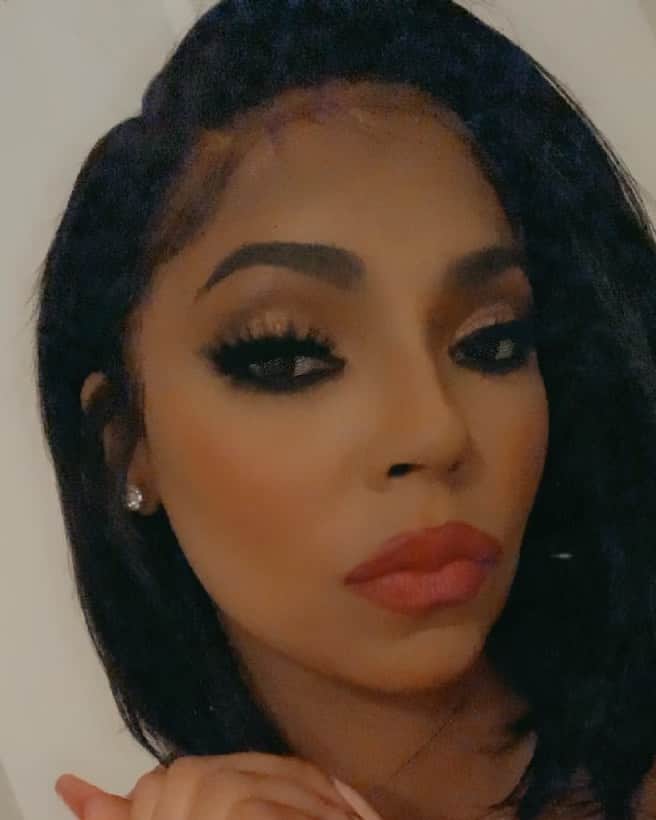 アシャンティのインスタグラム：「And I’m thinkin bout... U @lillylashes」