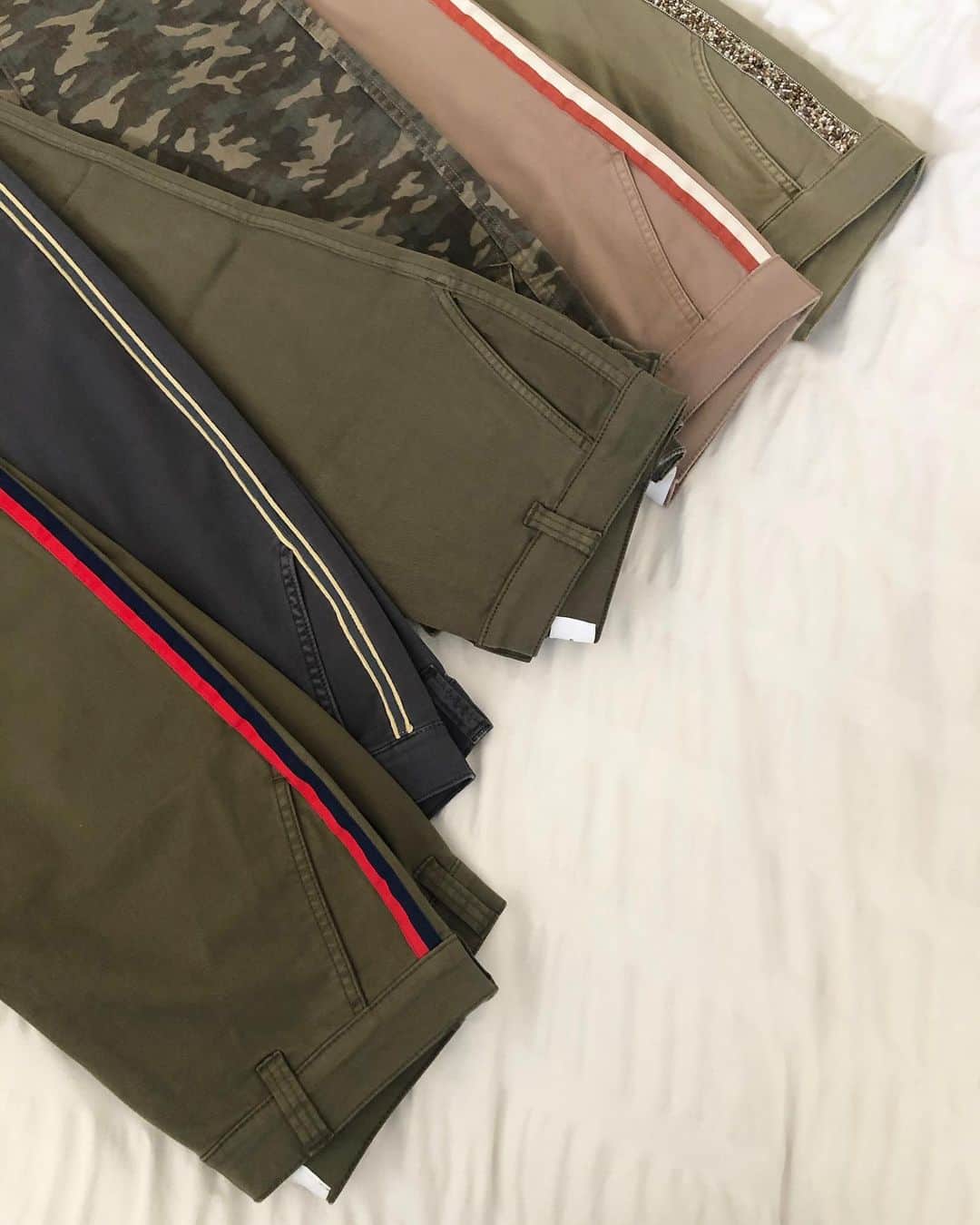 カレントエリオットのインスタグラム：「the colors of the confidant / tap the link in our bio to shop」