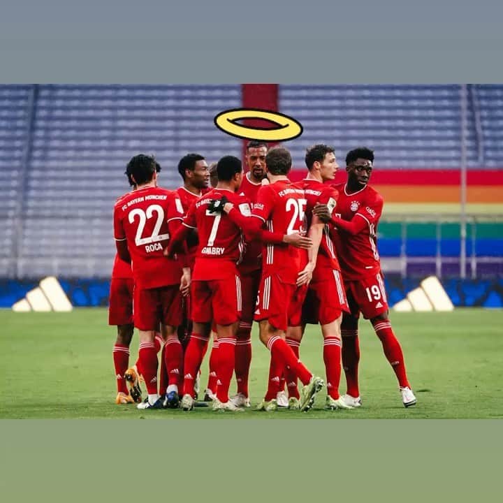 トーマス・ミュラーのインスタグラム：「Kaiser @jeromeboateng was leading the team with an amazing performance and with a beautiful header today 🤩🤩🤩 #ichhabübrigensaucheinsgemacht #undunserserginhoauch #undderlupferwarziemlichnice #insgesamteintollertag 😋 #fcbisbackontrack」