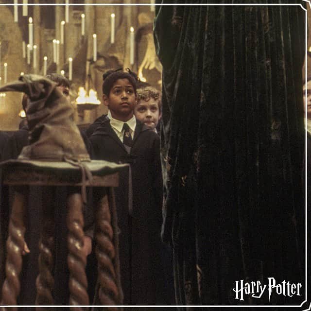 ハリー・ポッターさんのインスタグラム写真 - (ハリー・ポッターInstagram)「It's the Sorting Ceremony and you're up! What's your Hogwarts house? If you don't know yet, head to the link in our bio to get sorted.」1月31日 3時25分 - harrypotter