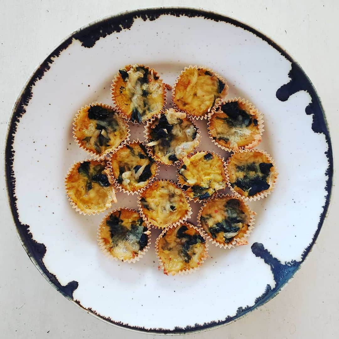 ガソリングラマーさんのインスタグラム写真 - (ガソリングラマーInstagram)「PLANT BASED KALE CHEESE BITE SIZE MINI QUICHE #GASOLINEKITCHEN 🍳🥬🧀🌶🌿 @sperofoods #veganegg #quicheit #miniquiche #SCRAMBLIT  @sprouts organic #lacinatokale  @vevan.foods #pepperjack #vegancheese #cheese  #vegan #veganfood #whatveganseat #plantbased #vegetarian #VEGANGOOD #vegansofig #veganfoodie #foodie #plantbased #plantbasedfood #plantbasedfoodie @gasolineglamour #gasolineglamour  @gtfoitsvegan  #gtfoitsvegan @ifyoucare_usa mini cupcake liners  @kodama.toki small my plate in brown via @rikumo  #veganquiche」1月31日 3時34分 - gasolineglamour