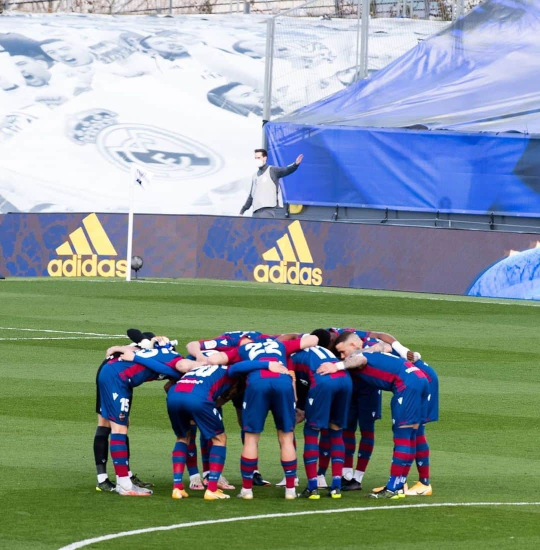 オスカル・デュアルテさんのインスタグラム写真 - (オスカル・デュアルテInstagram)「Gran Victoria Equipo ➕3️⃣ 🍍 @levanteud  #puravida #juntossomosmasfuertes」1月31日 3時47分 - oduarte06