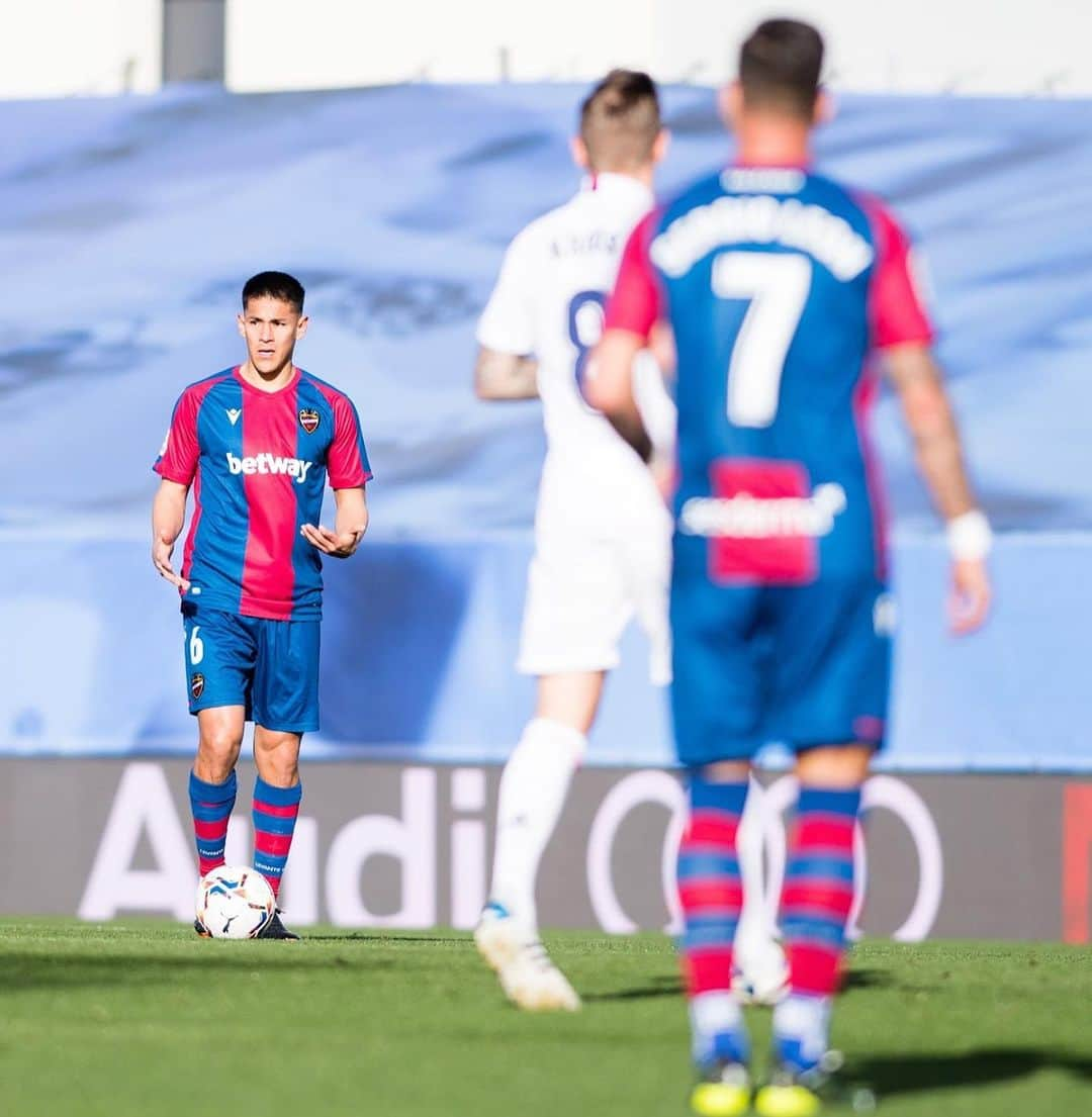 オスカル・デュアルテさんのインスタグラム写真 - (オスカル・デュアルテInstagram)「Gran Victoria Equipo ➕3️⃣ 🍍 @levanteud  #puravida #juntossomosmasfuertes」1月31日 3時47分 - oduarte06