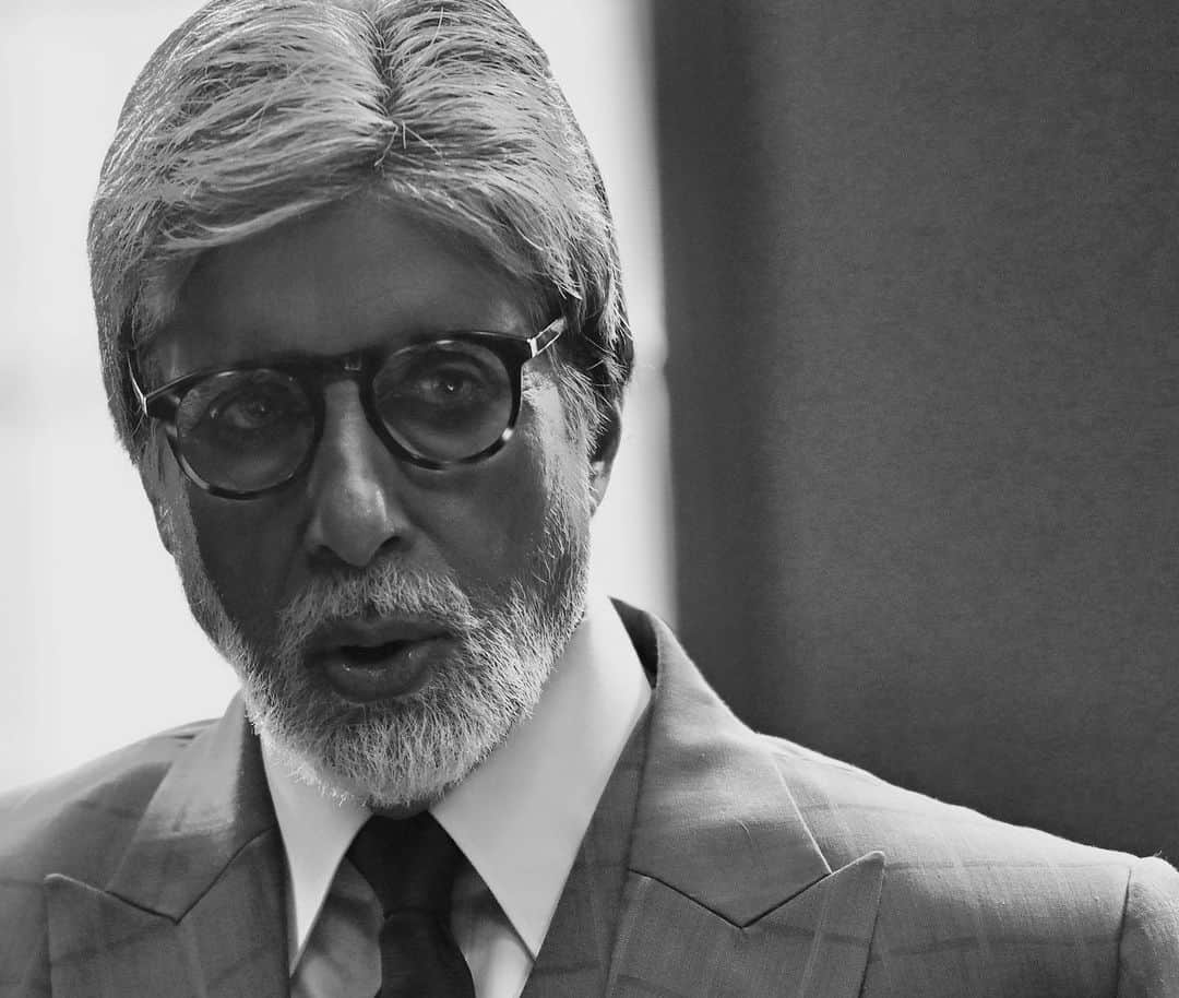 アミターブ・バッチャンさんのインスタグラム写真 - (アミターブ・バッチャンInstagram)「... just」1月31日 3時52分 - amitabhbachchan