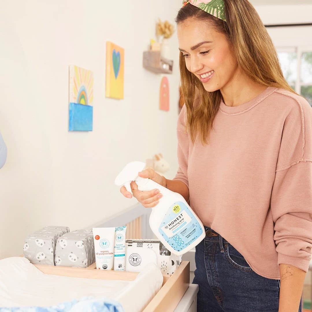 The Honest Companyさんのインスタグラム写真 - (The Honest CompanyInstagram)「You asked, we’re answering Honest fam. ⁣ ⁣ Q: “How can I safely + effectively clean my baby’s nursery?” ⁣ ⁣ A: We’ve formulated all of our Honest cleaning products for just this purpose. In this case, we recommend using our NEW Conscious Cleaning Kits + our Disinfecting Spray. Check out how @jessicaalba cleans her babe’s nursery below:⁣ ⁣ 1️⃣ Disinfecting Spray: A powerful 3-in-1 antibacterial disinfecting spray that cleans, deodorizes, and disinfects all in one step. Kill 99.9% of the germs* your babe comes in contact with daily. ⁣ ⁣ 2️⃣ Multi-Surface Spray: Use this multi-tasker anywhere you see grease, fingerprints, films, or smears. ⁣  ⁣ 3️⃣ Glass Spray: Safe to use on glass and windows in your babe’s room. Bonus, this formula is made with an invisible coating that resists smearing and fingerprints. 🙌⁣ ⁣ 4️⃣ Bathroom Spray: Ah, babe’s bathroom, the home of all the messes. Safely clean + deodorize showers, bathtubs, toilets, and more. ⁣ ⁣ *Kills 99.9% of Influenza A H1N1 Virus, Rhinovirus, Escherichia coli, Listeria monocytogenes, Pseudomonas aeruginosa, Salmonella enterica, Staphylococcus aureus, Methicillin-resistant Staphylococcus aureus (MRSA), and Trichophyton mentagrophytes on hard, non-porous surfaces in 10 minutes.」1月31日 4時22分 - honest