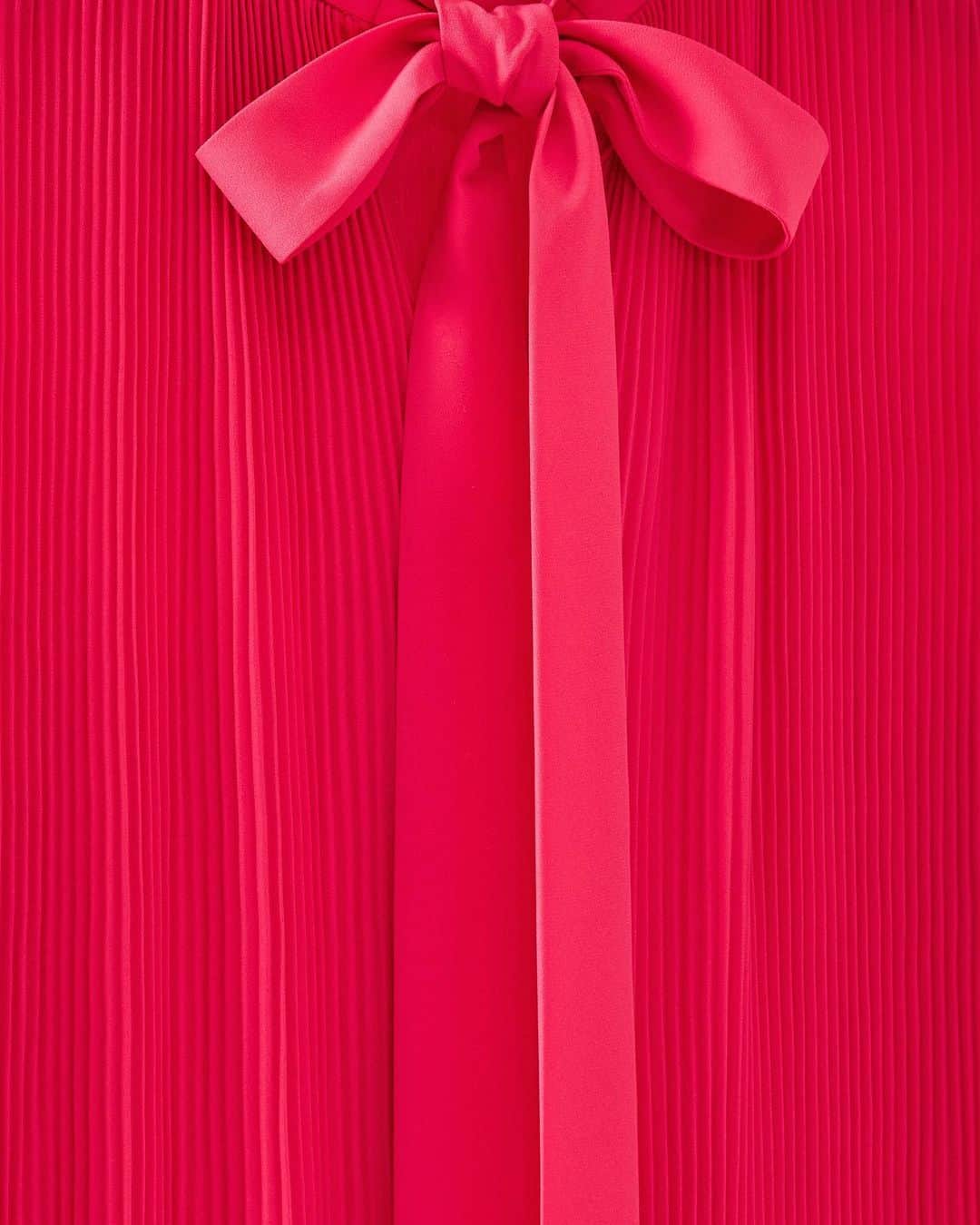 ミリーさんのインスタグラム写真 - (ミリーInstagram)「It’s all in the details.  #shadesofspring #vday #valentinesday #pink」1月31日 4時53分 - milly