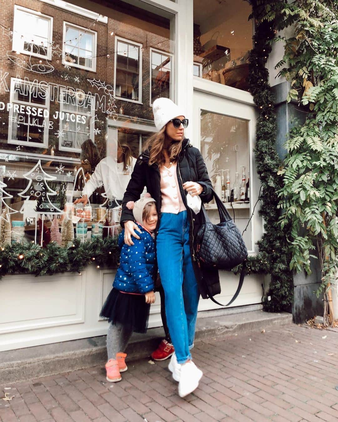 MZウォレスのインスタグラム：「We’re not kidding when we say the Sutton has remained one of our most beloved over the years. Swipe through to see a few shots of your favorite Sutton styles (taken by you!).」