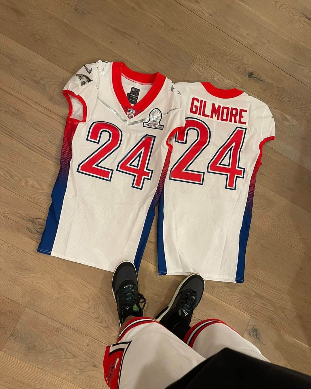 NFLさんのインスタグラム写真 - (NFLInstagram)「Pro Bowl jerseys are arriving at players' homes!  #ProBowl: Madden NFL 21 Edition -- Sunday 5PM ET on NFL social channels」1月31日 5時00分 - nfl