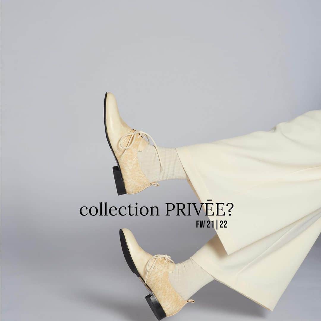 コレクションプリヴェのインスタグラム：「collection PRIVĒE? FW 21/22  Ph @mauriziobavutti  • • • • #newcollection #collectionpriveeaccessories #shoes #laceup #totalwhite #iconic #babuccia #collectionpriveeofficial #totallook #handmade #artisanal #shoemaker #contemporary #hpfrance」