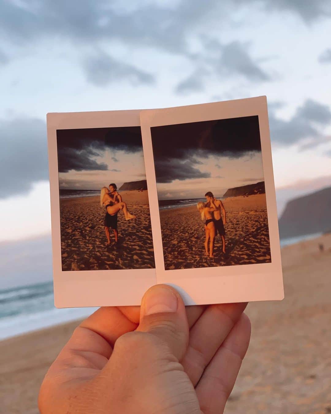 タティアナ・ウェストン・ウェブのインスタグラム：「🤍 memories of the best times of our lives. Blessed @jesse_mendes 🤍🥰」