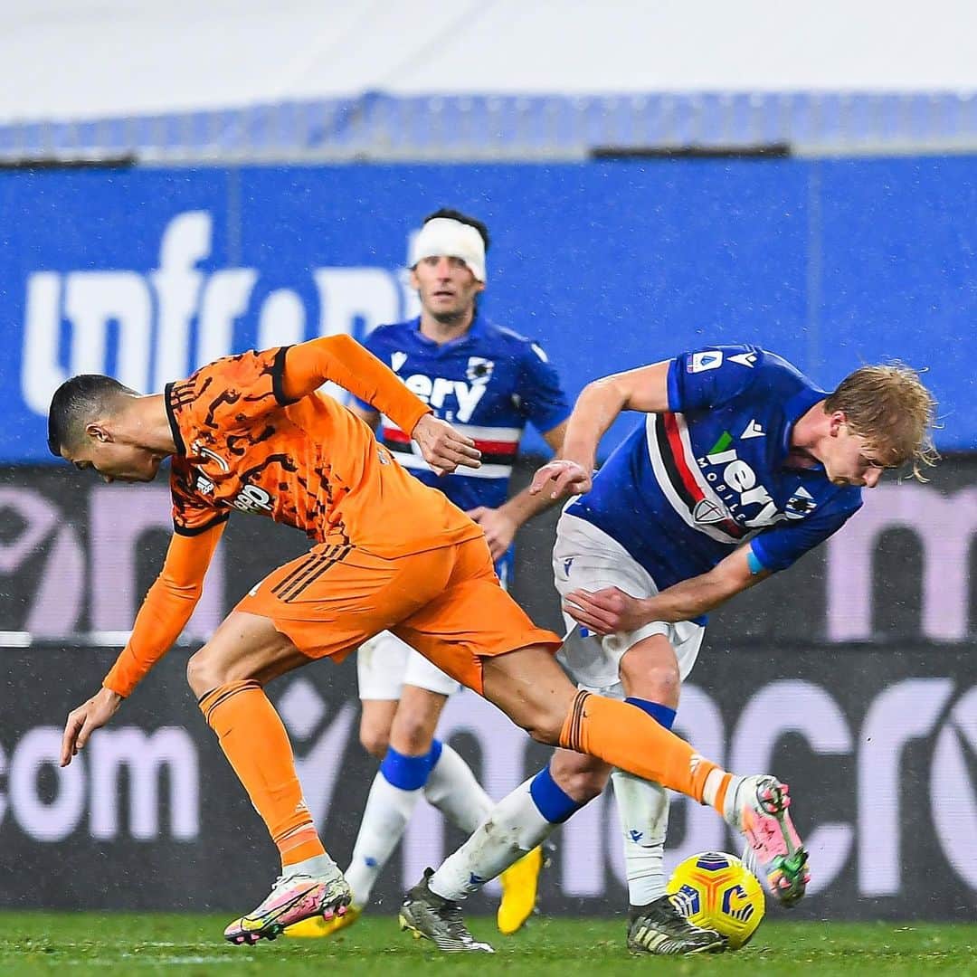 UCサンプドリアのインスタグラム：「🄵🄸🄶🄷🅃. 🄰🄻🅆🄰🅈🅂.  #FORZADORIA 🔵⚪️🔴⚫️⚪️🔵」