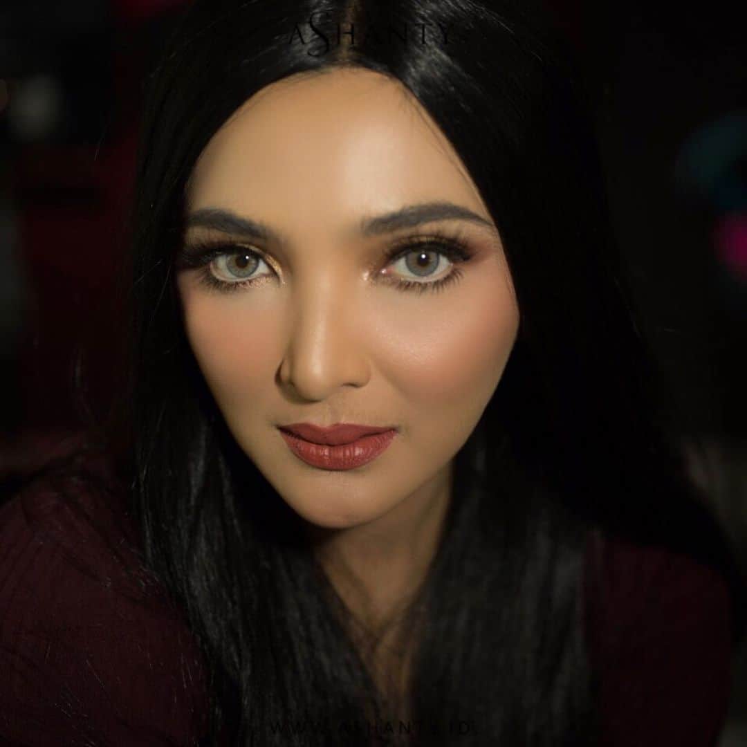 ASHANTY BEAUTY CREAM OFFICIALのインスタグラム：「The best fondation you can wear is glowing healthy skin ✨」