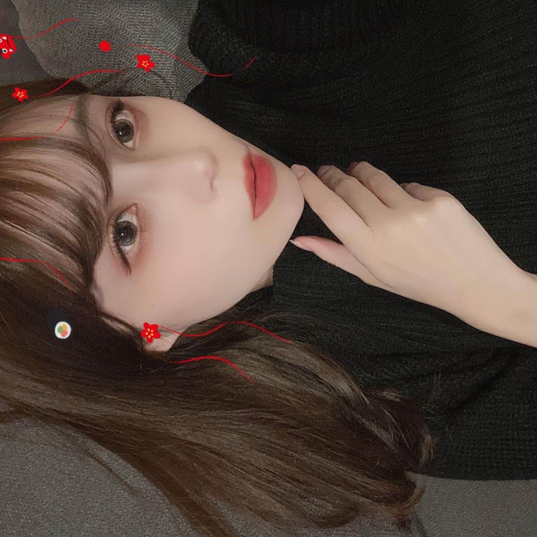 二見れいさんのインスタグラム写真 - (二見れいInstagram)「隣きて？  #followｍe #follow#knit #フォロー#添い寝#眠い #ニット」1月31日 16時31分 - futamirei_all