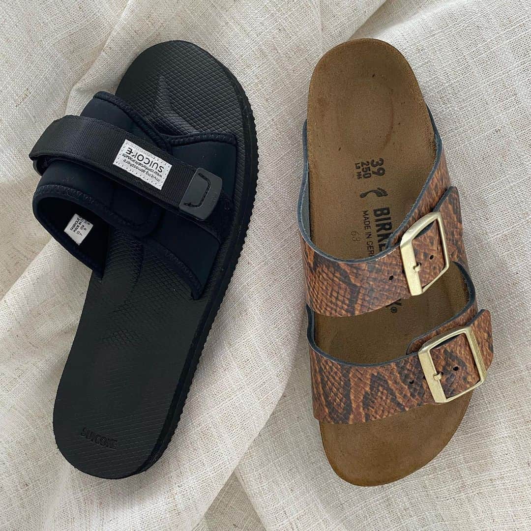 STYLERUNNERさんのインスタグラム写真 - (STYLERUNNERInstagram)「Which summer sandal are you choosing?」1月31日 16時43分 - stylerunner