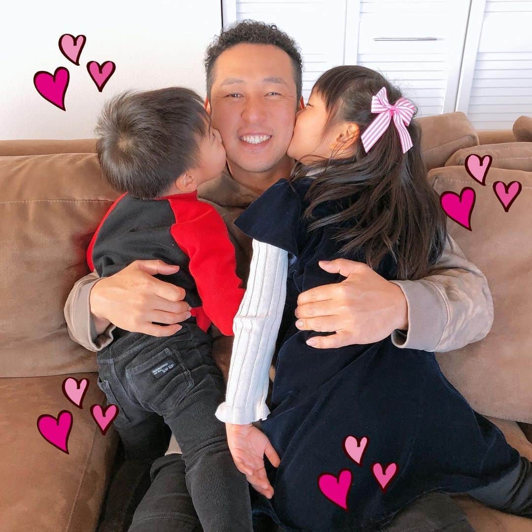 相沢紗世さんのインスタグラム写真 - (相沢紗世Instagram)「3歳おめでとう㊗️🎉👏 今年は3回もバースデーパーティーしてもらいました😆✨❤️元気にいてくれたらそれだけでいい👍いっぱい楽しい日々を過ごして行こうね‼️😘 そして、パパ行ってらっしゃい😊今シーズンも頑張ってね⚾️❣️🥰」1月31日 16時40分 - sayoaizawa