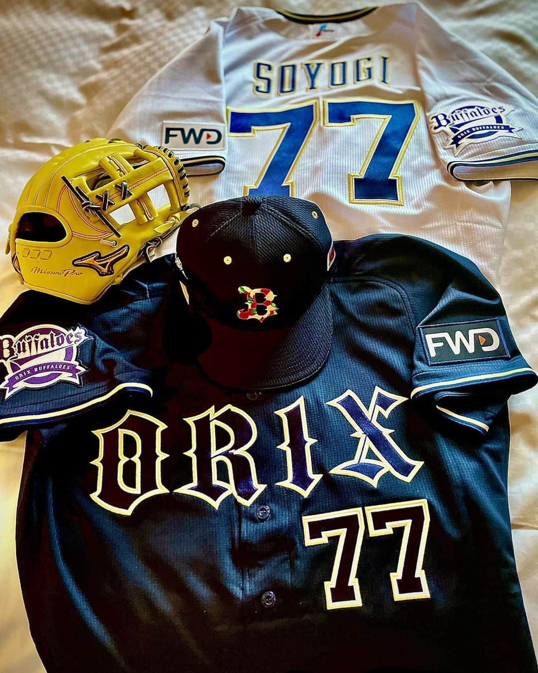 梵英心のインスタグラム：「New uniforms and tools have arrived.  Also, a new year begins.  I want to support the team and players so that they will have a wonderful year.  Personally, I will train my physical strength and spirit and make full use of my brain!  Orix fans, thank you from this year.  #orixbuffaloes」