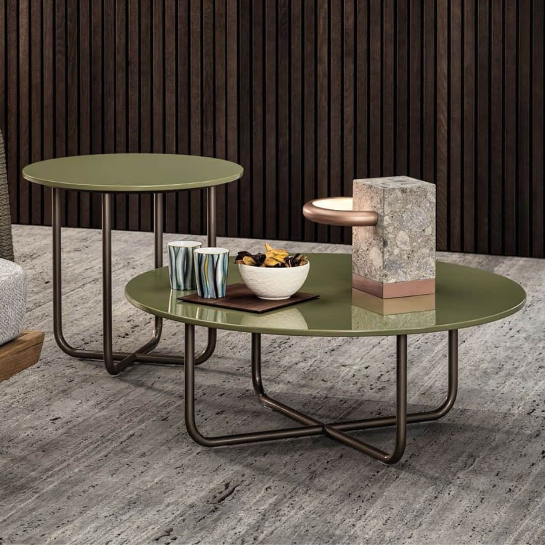 Minotti Londonさんのインスタグラム写真 - (Minotti LondonInstagram)「The simple and clean design of the Sunray Meg coffee tables will add a distinctive splash of colour to your outdoor settings.  It hosts a series of versatile, practical coffee tables in various sizes and heights that blend in perfectly with the most diverse compositions of the Outdoor collection.  Tap the link in our bio to know more about the Sunray Meg coffee table.  #interiordesign #minotti #minottilondon #homedecor #interiorstyling #residentialinteriors #furniture #homeinterior」1月31日 17時00分 - minottilondon