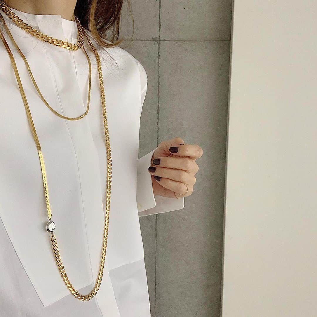 chieko6さんのインスタグラム写真 - (chieko6Instagram)「CHIEKO+☞本日1/31sun21:00start☞☞終了しました🙇‍♂️ 完売しておりましたが新作も再入荷しました:-)  上から ♛the chain choker  ♛snake ♛long combination necklace   単品使いも、レイヤードしても。  #chiekoplus #accessory #jewelry 数の少ないものもございます🙇‍♂️」1月31日 17時26分 - chieko6