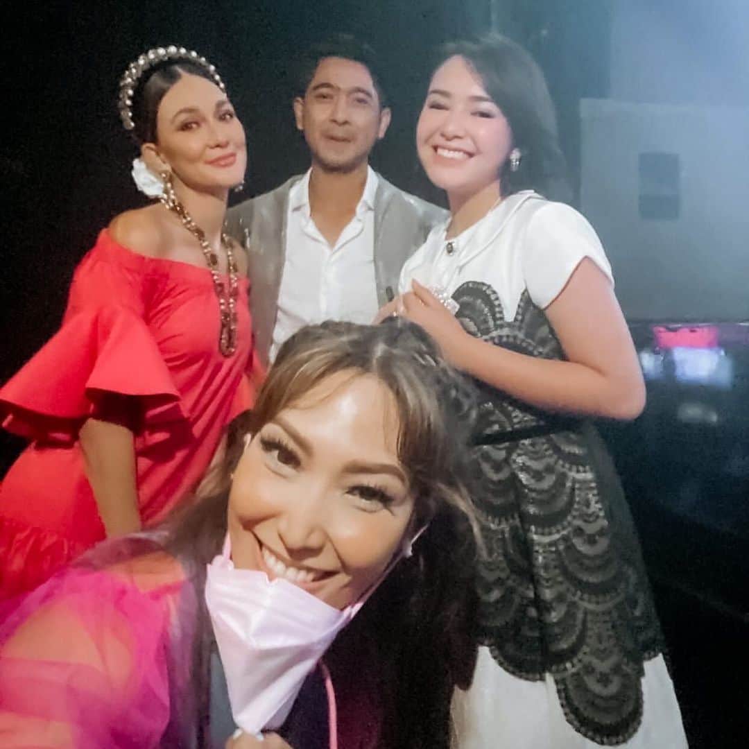 ルナ・マヤのインスタグラム：「Mana suara fans nya mereka ?? Mereka seru and baik sekali, thanks udah mau di ganggu sama aku dan @mrsayudewi ☺️」