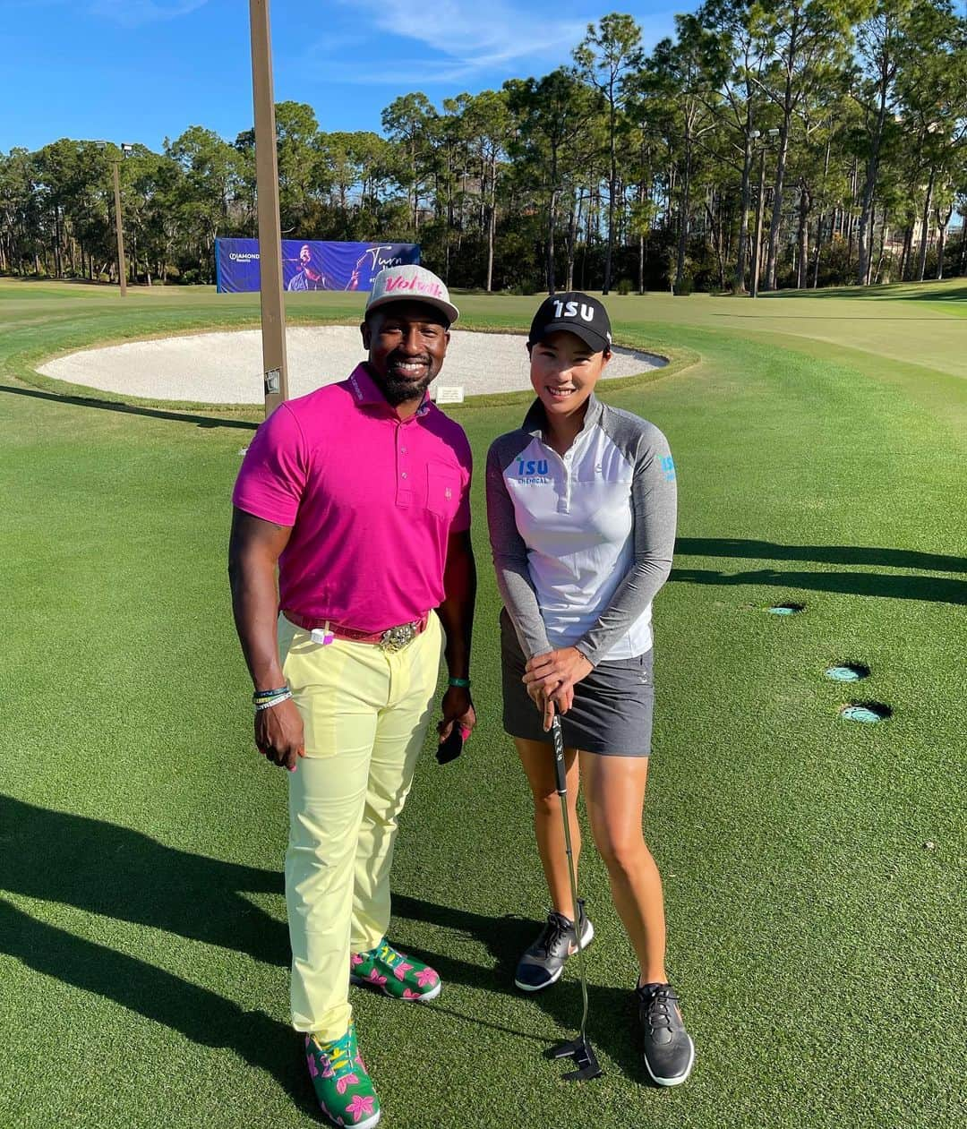 パク・ヒヨンのインスタグラム：「Nice shoes @mauriceallen360 hope your wrist feel better nice play with you #longdriver #funguy #lpga #pga」