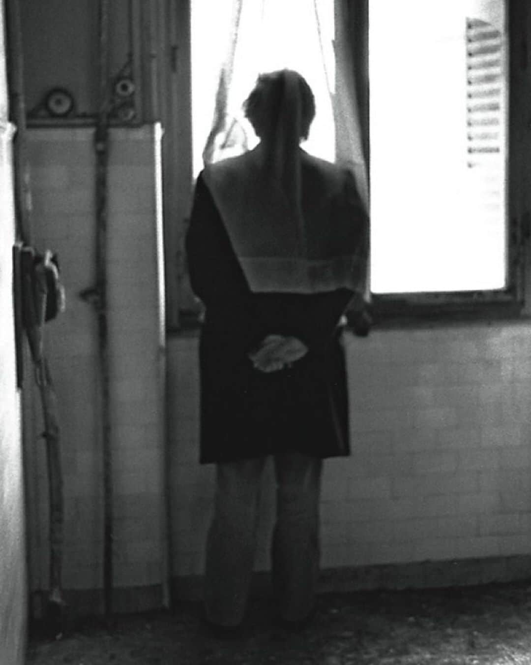 エルエヌシーシーのインスタグラム：「LN-CC Inspiration: He Is A Cloud In Trousers - Sophie Calle, 1983. #Archive」