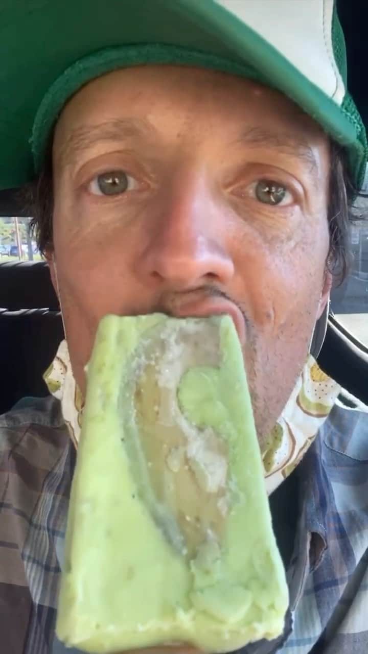 ジェイソン・ムラーズのインスタグラム：「#avocado everything @mrazfamilyfarms」