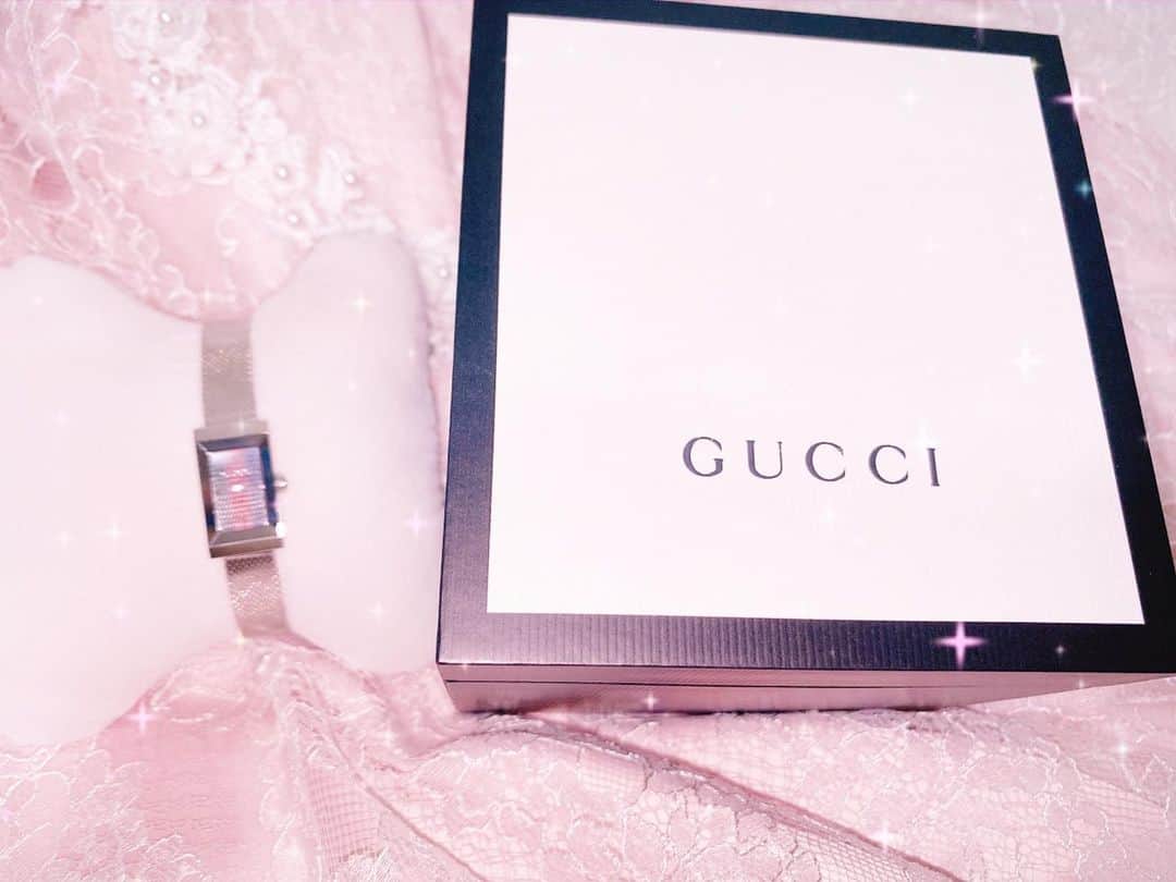 麻衣愛のインスタグラム：「ずっとずっと大事にする❤ #GUCCI #birthday #present #プレゼント」