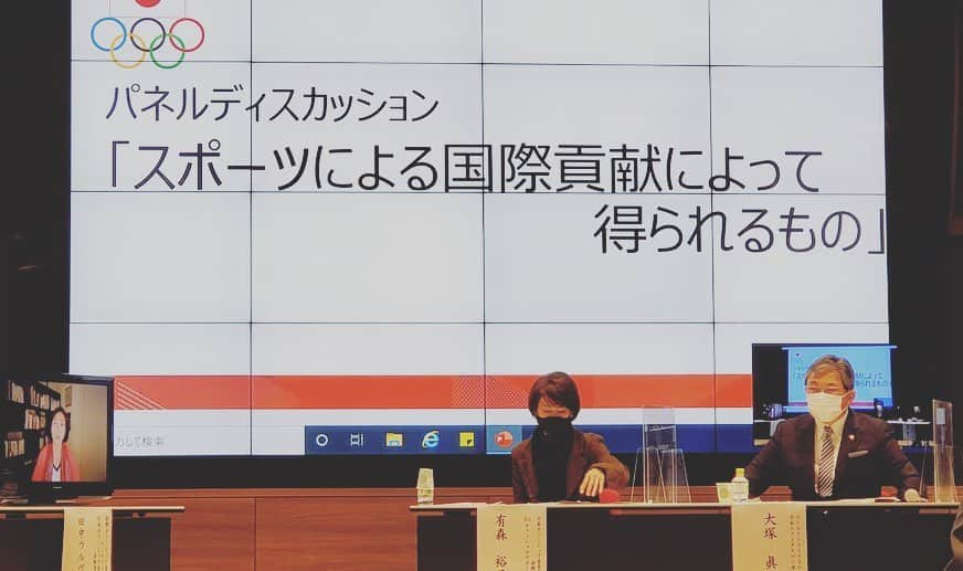 田中ウルヴェ京さんのインスタグラム写真 - (田中ウルヴェ京Instagram)「少しずつですが仕事復帰です。  ワイドスクランブル番組最後には大下容子さんに改めてお声かけいただき、手振ったら、佐々木亮太さん振り返してくださいました。  日本オリンピック委員会の国際フォーラムでのモデレーター、グローバル企業での講演や若手社員向け企業研修など、全てオンラインでした。  変化の日々。  100年後の人類は今の状況をどう名付ける、どう語るのでしょうか。 #企業研修 #オンライン研修 #オンライン講演」1月31日 9時28分 - miyako.tanaka.oulevey