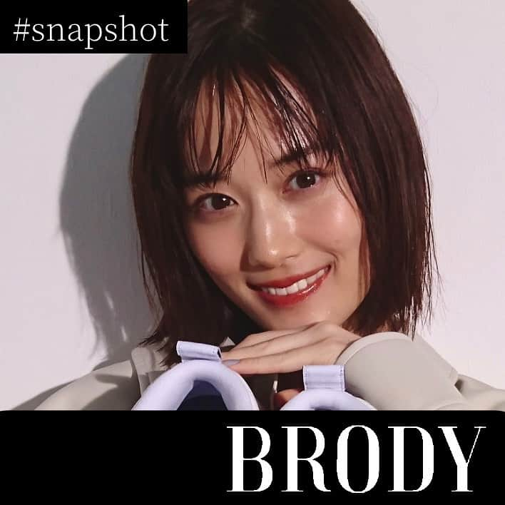 BRODY（ブロディ）さんのインスタグラム写真 - (BRODY（ブロディ）Instagram)「【Instagram限定オフショット】  #乃木坂46　3期生特集の #BRODY 2月号より 本日は #山下美月 さんのオフショットをお届け！  12人全員のグラビア& 17000字の超ロングドキュメントの全42ページ。  電子版も配信中！ ぜひご覧ください👟♥️  .  〰〰〰〰〰〰〰〰〰 #山下美月 #brody  #山下美月推し #山下美月推しと繋がりたい #やましたみづき #づっきー #づっきー推し #づっきー推しと繋がりたい  #乃木坂46好きな人と繋がりたい  #みづき推し #のぎざか46 #みづき #乃木坂46好きな人と仲良くなりたい #アイドル」1月31日 9時50分 - brody_magazine