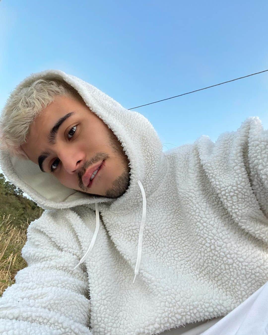 Sebastián Villalobosのインスタグラム：「un día 20/10 ☁️」