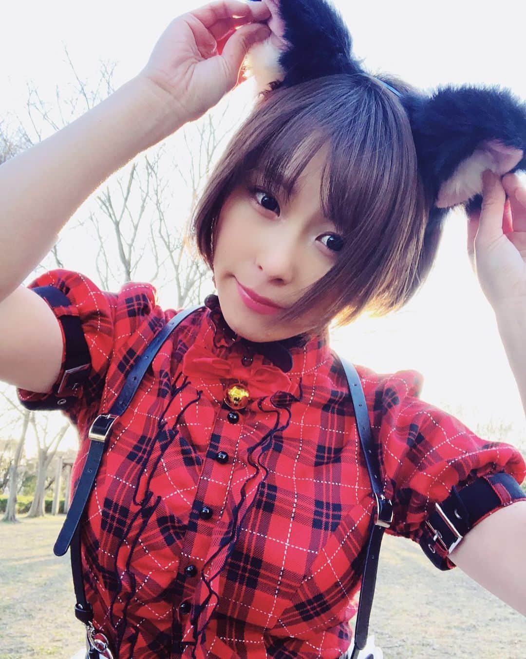 塚田綾佳さんのインスタグラム写真 - (塚田綾佳Instagram)「おはにゃん🐈 ・ ・ 2/14（日）OPEN❣️ #異世界居酒屋あやぽん "異"チート能力で塚田綾佳が"異"酒屋をやってみた(  ｰ̀ωｰ́ )✧ドヤ！ ・ ・ 🍵異世界茶屋🍰🍡 ①12:40～13:40 ②14:00～15:00 ・ ◎異世界ランチセット ・本日のあやぽん手作りランチ ・あやぽんがお席でケチャップお絵描き❤︎ ・あやぽんおすすめ！たまりば特製唐揚げ ・お飲み物（お酒またはソフドリ） ・今月限定ポストカード付き（茶屋ver.） ・ ◎異世界デザートセット ・本日のあやぽん手作りデザート ・あやぽんがお席でチョコペンお絵描き♥ ・お土産♥手作りチョコ付き ・お飲み物（お酒またはソフドリ） ・今月限定ポストカード付き（茶屋ver.） ・ 10,000円 ※お席代も含まれています ※追加で通常メニューも頼めます♪ ・ ・ 🍶異世界酒場🍲🍺 ①16:00～17:00 ②17:20～18:20 ③18:40～19:40 ・ ◎異世界お鍋セット ・本日の手作り鍋料理 ・〆の雑炊あやぽんがお席でお作りします ・お飲み物（お酒またはソフドリ） ・あやぽんと乾杯付き★ ・今月限定ポストカード付き！（酒場ver.） ・ ◎異世界小鉢セット ・本日の手作り小鉢 ・あやぽんおすすめ！たまりば特製唐揚げ ・お飲み物（お酒またはソフドリ） ・あやぽんと乾杯付き★ ・今月限定ポストカード付き！（酒場ver.） ・ 10,000円 ※お席代も含まれています ※追加で通常メニューも頼めます♪ ・ ・ ◎30分ちょい飲みセット 5,000円 ・お飲み物 1杯（エールもok🍺⭐️） ・本日の手作り小鉢 ・あやぽんと乾杯付き★ ※ちょいと寄ってみたい方におすすめ♥ ※混雑時は、食べ物やゲームなどの追加オーダー出来ない場合があります。 ・ <場所> 馬喰町駅から徒歩2分の #たまりば　@tamariba_  さん🏮 ・ <ご予約> ayaka@why-not.asia 題名 異世界居酒屋あやぽん 本文 氏名（HN）・部数・セット・電話番号 ※アレルギーや苦手な食べ物がある方は、お知らせください。 ・ ※対策の為、お席に限りがございます！ ※通しの方は待ち時間店内でお待ちいただけます⸜❤︎⸝‍  ※他のお客様のご迷惑にならない程度の写真撮影okです📸 ※あやぽんポイントカード 各部1ptつきます♥ ※当日料金は＋1,000円です🍡 ・ ・ #あやぽん味処　#昭和　#居酒屋　#味処　#女将　#バレンタイン　#猫娘　#ケモ耳 #異世界　#異世界居酒屋 #Cosplay #リンジャ #lingjia  #インスタグラビア　 #girl 　#ショートカット女子 #泳衣系列  #shooting #셀카 #미소녀 #일본인 #非常好 #摄影 #塚田綾佳」1月31日 10時28分 - tsukada_ayaka