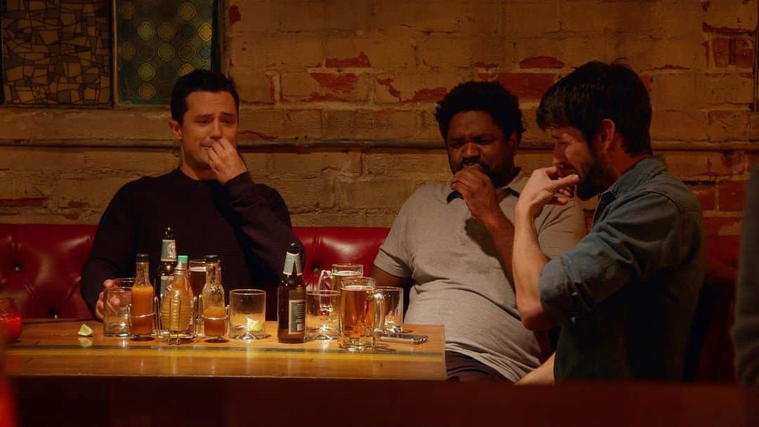 スティーブン・コレッティのインスタグラム：「warning: questionable decision-making to follow. Staying in tonight? Find out why you’ve made a smart choice with @everyoneisdoinggreat streaming on @hulu. 📺」