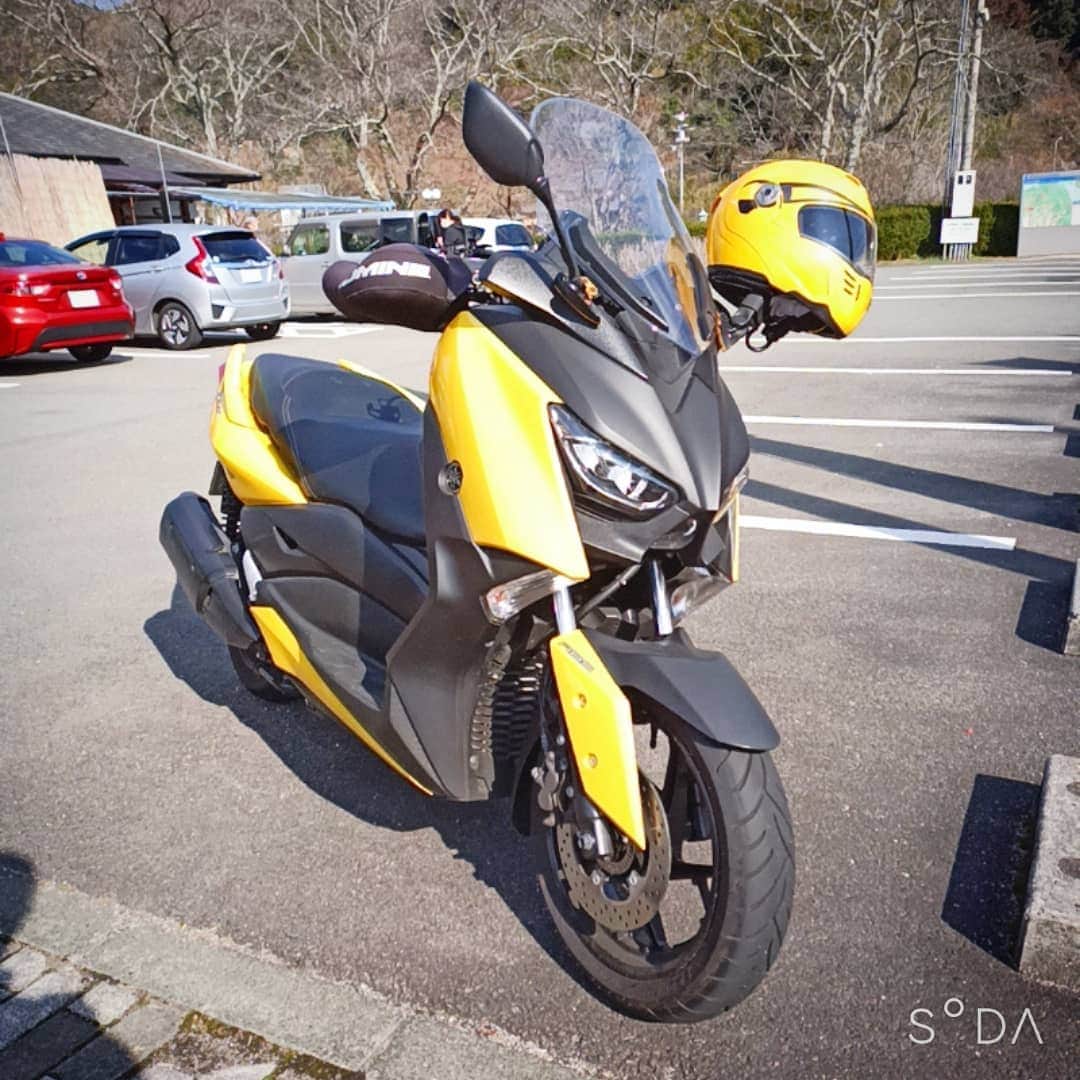 松本隆博のインスタグラム：「。 朝、ウォーキングしながら 今日はどうしようかと。。 明日はまた夕方から雨らしく。 県内ツーリングにきました (^J^) 冬空をバイクで走る！ 16歳から全く変わらんこの ポテンシャル☆彡(*Ü*) 変態かもな。。  温かいラーメンでも喰って 来ますー ～人生遊歩道～」