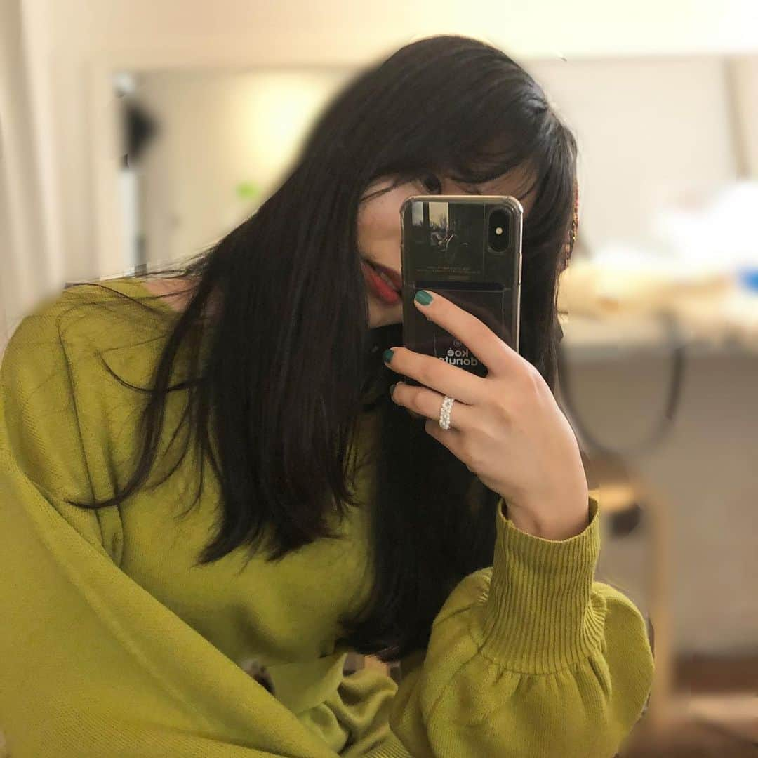 谷中唯彩のインスタグラム：「😍😍😍  #yuisa #erg #mirrorselfie #유이사 #엘구 #샐카 #좋아요 #옷스타그램 #오오티디」