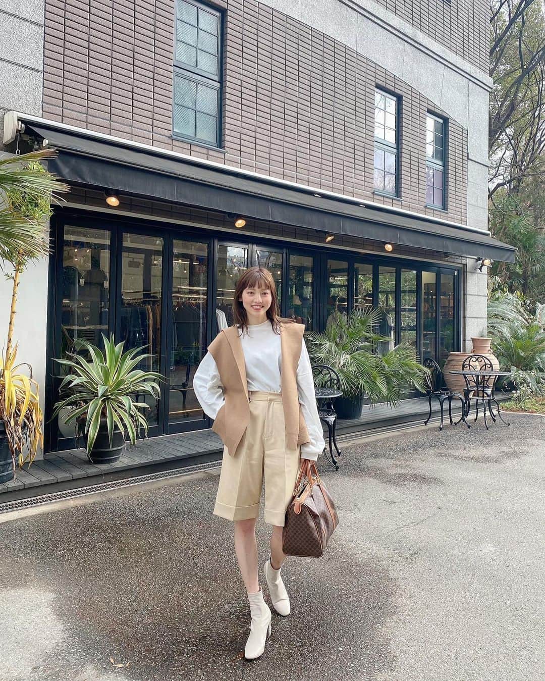 のインスタグラム：「． code🧡 ハーフパンツが好き。笑  #amerivintage  #zara  #ハーフパンツ  #ニットベスト」