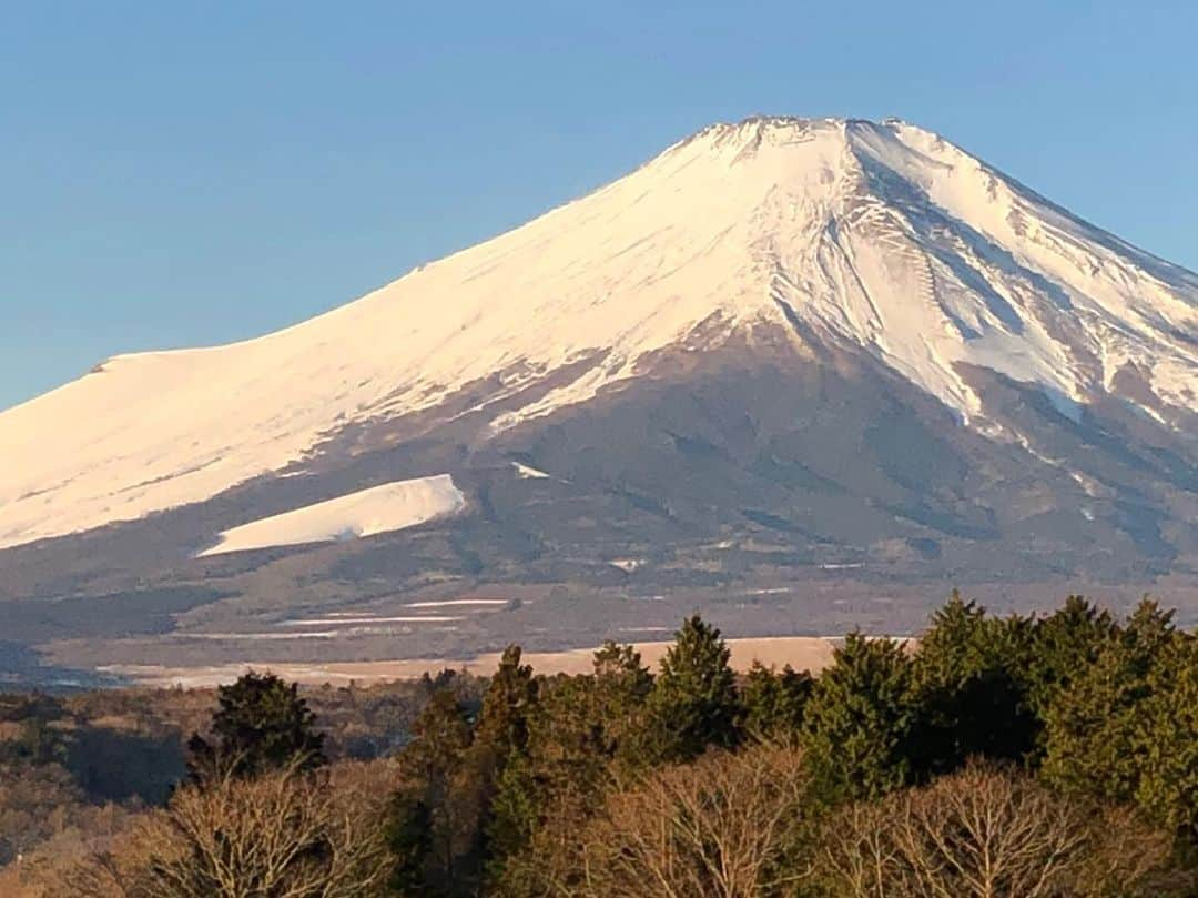 渡辺裕之さんのインスタグラム写真 - (渡辺裕之Instagram)「今日の富士山 穏やかな佇まい #霊峰富士 #平和 #祈り #命 #日本をお守りくださりありがとうございます。 #合掌」1月31日 11時12分 - hiroyuki6267