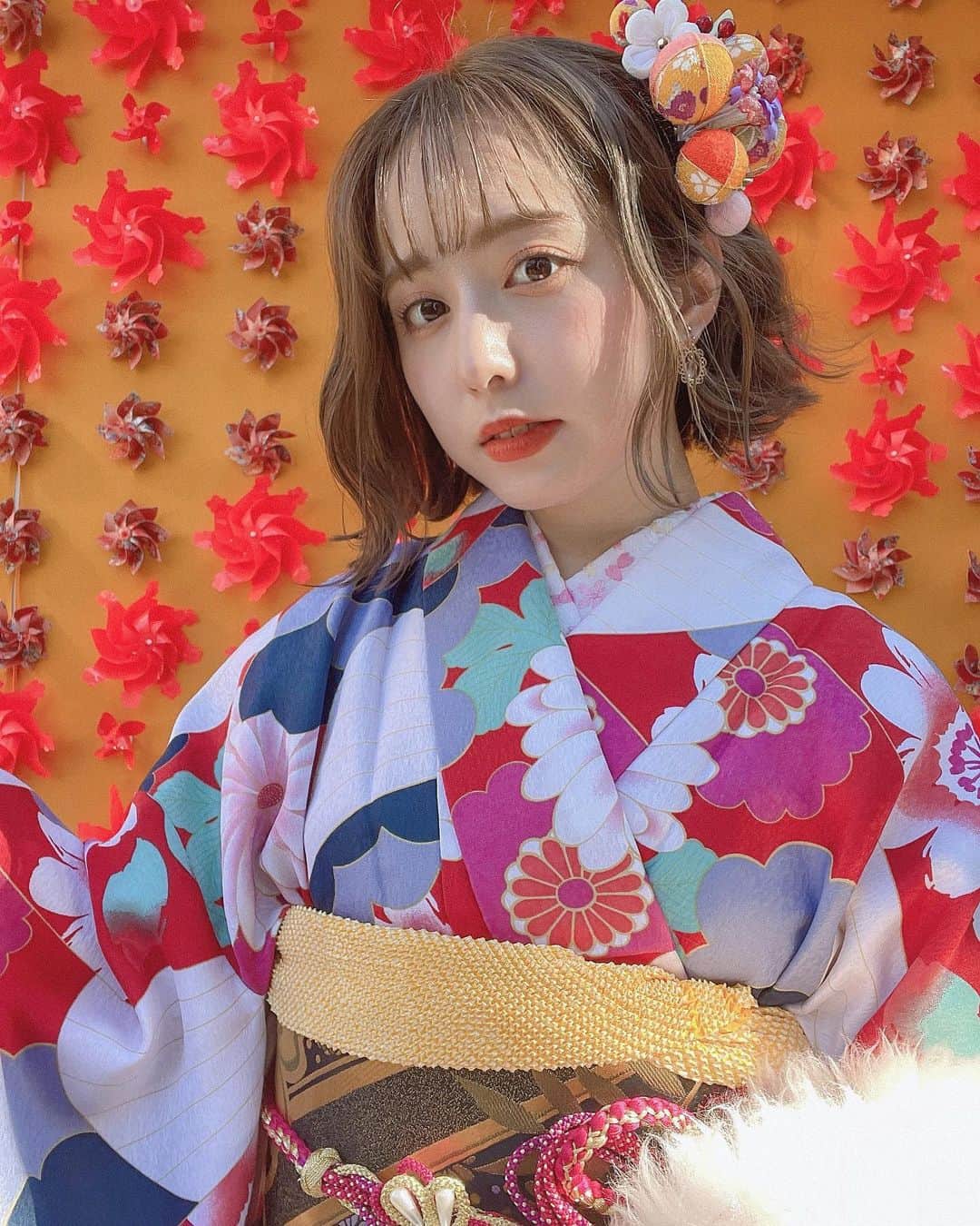 前田美里のインスタグラム：「振袖。 . . #浅草 #着物 #振袖 #撮影会 #ショート #ボブ  #被写体 #ノスタルジック #写真好きな人と繋がりたい #film #写真 #ファインダー越しの私の世界 #櫻坂46 #日向坂46 #アイドル #ヲタク #photo #フォロワー募集中 #idol #kimono #japanesegirl #fashion #japan #asakusa #follow #followme #좋아요 #팔로우미 #팔로미 #오오티디」