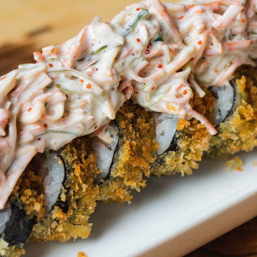 Cesar Gonzalez Cocineroのインスタグラム：「PROMO DELIVERY @taikinrestaurant 4 Opciones por solo $30 🔥:  👉2 Sushi Rolls + 1 Appetizer   👉Costillas BBQ a la Naranja + Arroz Chaufa  + 1 Appetizer   👉Cualquier Bao + Noddles de Vegetales + 1 Appetizer   👉Arroz Chaufa + 1 Sushi Roll +  1 Appetizer  ☎️Llama al 844-Taikin-8 (844 8245468) o escribe a www.taikinrestaurant.com  Nuestra promoción no incluye Irenko Roll, Flame Roll, Taikin Bomb ni Nutrillermo Roll.」
